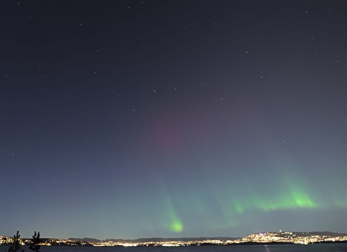 Draconid meteors and Northern lights (Aurora borealis)